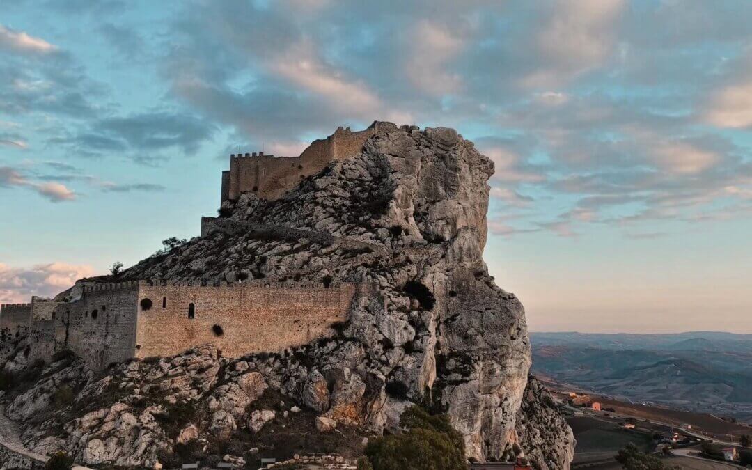 Castello Manfredonico Mussomeli - Agriturismo Manfredomus Sicily